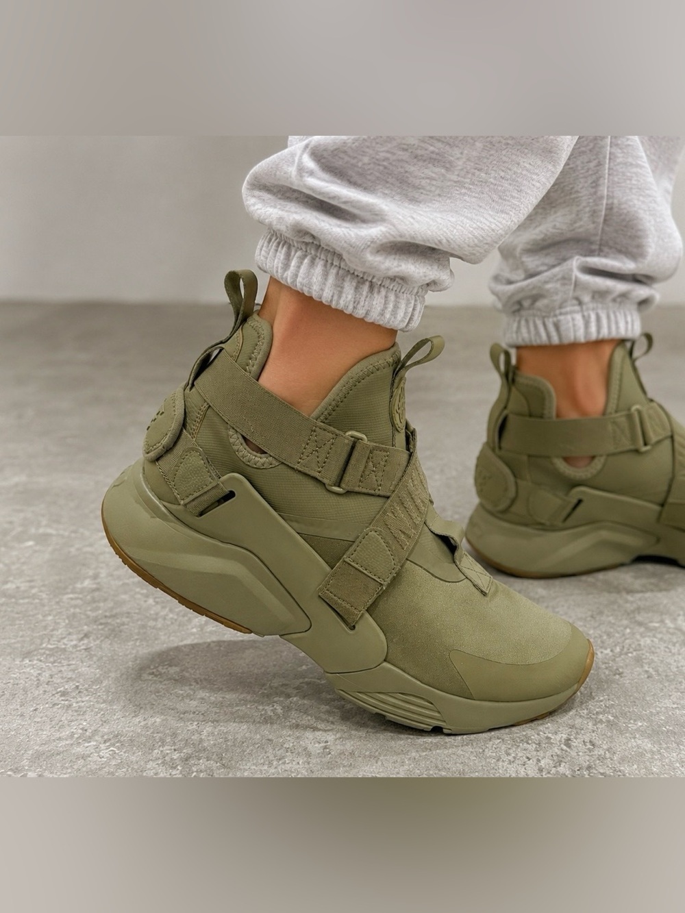 Nike Air Huarache City 'Neutral Olive' Sneakers